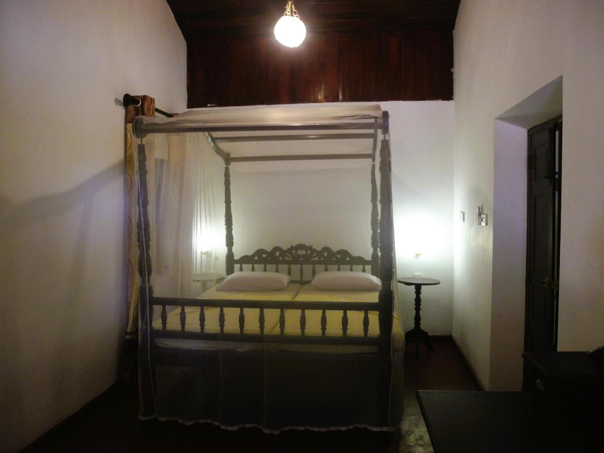 Top Of The Hill Guesthouse ウェリガマ エクステリア 写真